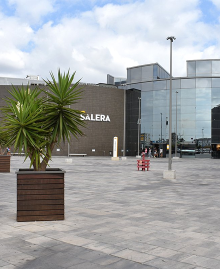 End-to-end project management for industrial and commercial developments